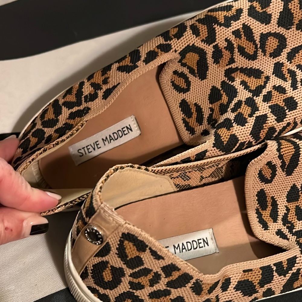 Steve Madden slip on tennis shoes
